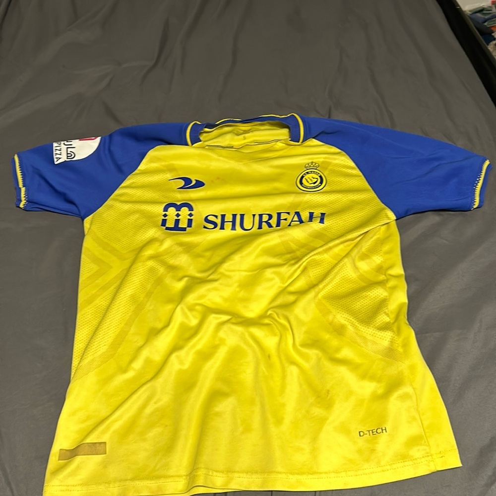 Cristanio Ronaldo jersey size adults small